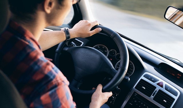 driving-gb34318426_640