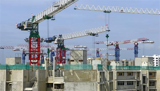 建立安全施工措施的原則是什么？安全施工措施的具體內容