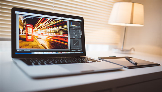 computer-macbook-tablet-editing-preview